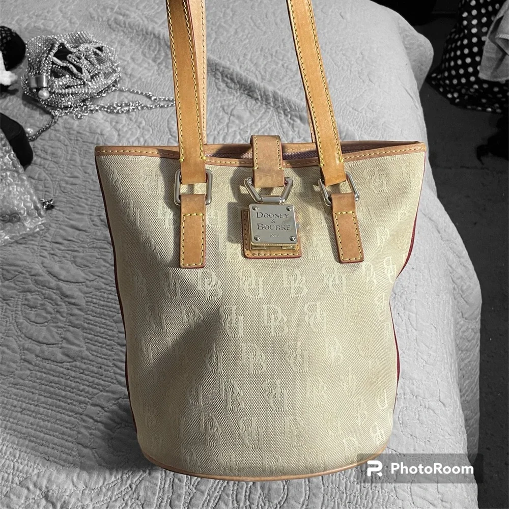 Dooney and Bourke Cream Monogram Lock Closure Tote Bag Purse Style with COA - Picture 2 of 8